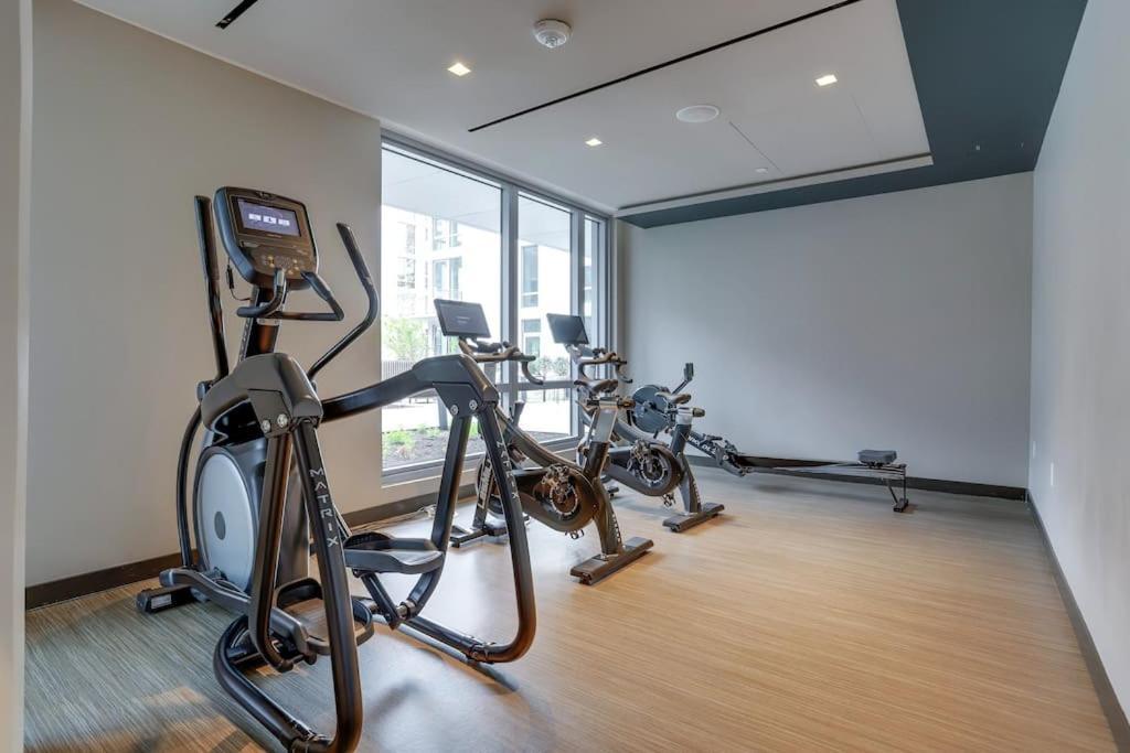 ארלינגטון Gorgeous 1 Bedroom At Clarendon With Gym And Rooftop מראה חיצוני תמונה
