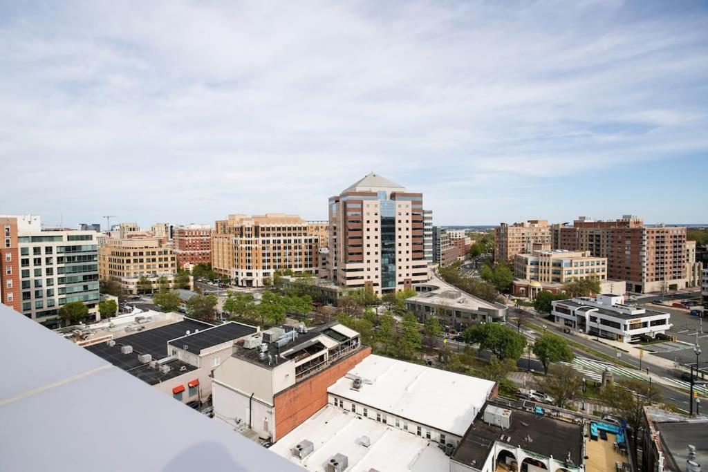 ארלינגטון Gorgeous 1 Bedroom At Clarendon With Gym And Rooftop מראה חיצוני תמונה