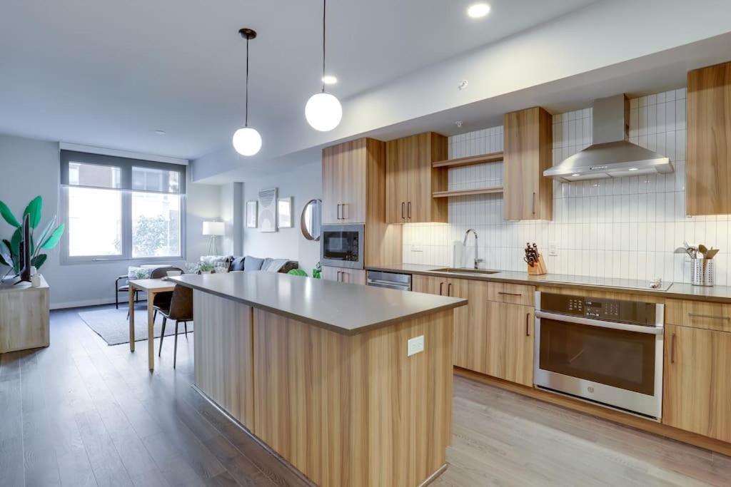 ארלינגטון Gorgeous 1 Bedroom At Clarendon With Gym And Rooftop מראה חיצוני תמונה