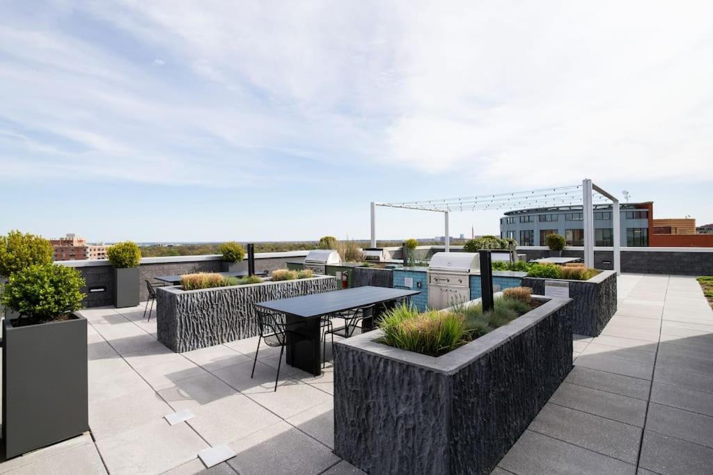 ארלינגטון Gorgeous 1 Bedroom At Clarendon With Gym And Rooftop מראה חיצוני תמונה